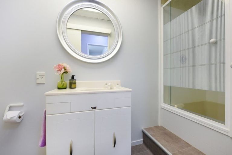 Photo of property in 7 King Charles Drive, Kingsley Heights, Upper Hutt, 5018