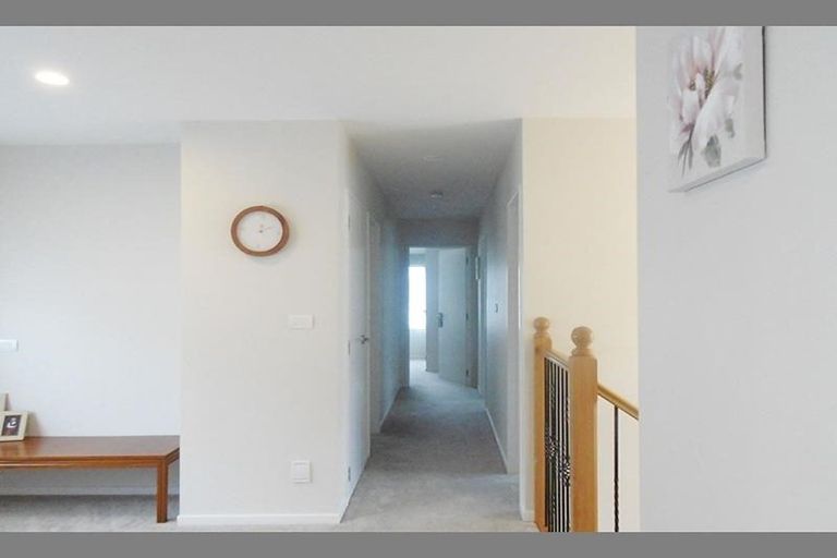 Photo of property in 26 Craigs Way, Hobsonville, Auckland, 0616