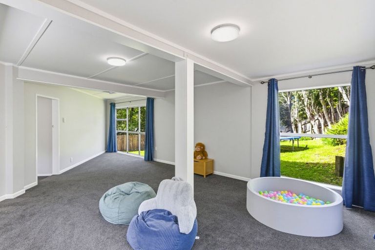 Photo of property in 92 Leinster Avenue, Raumati South, Paraparaumu, 5032