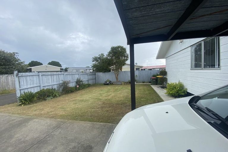 Photo of property in 2/18 Kennington Drive, Clendon Park, Auckland, 2103