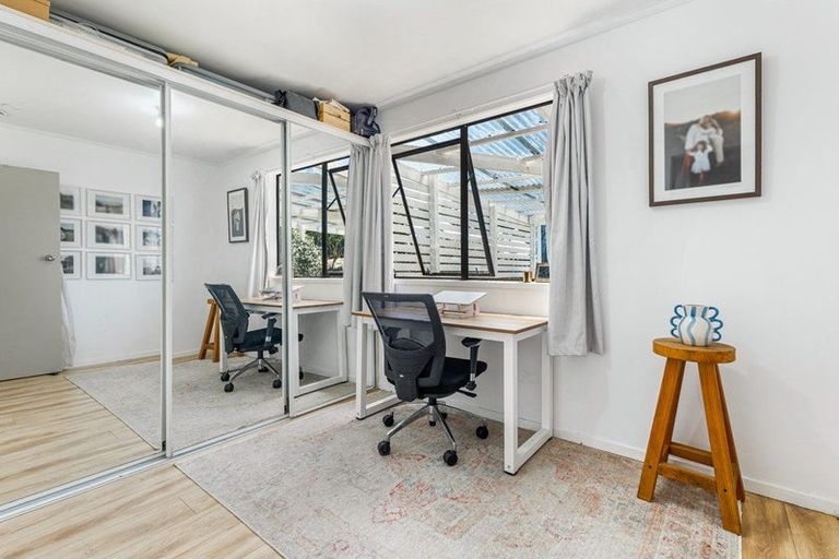 Photo of property in 46 Lavelle Road, Henderson, Auckland, 0612