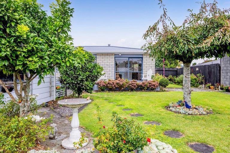 Photo of property in 8 Kowhai Street, Strandon, New Plymouth, 4312