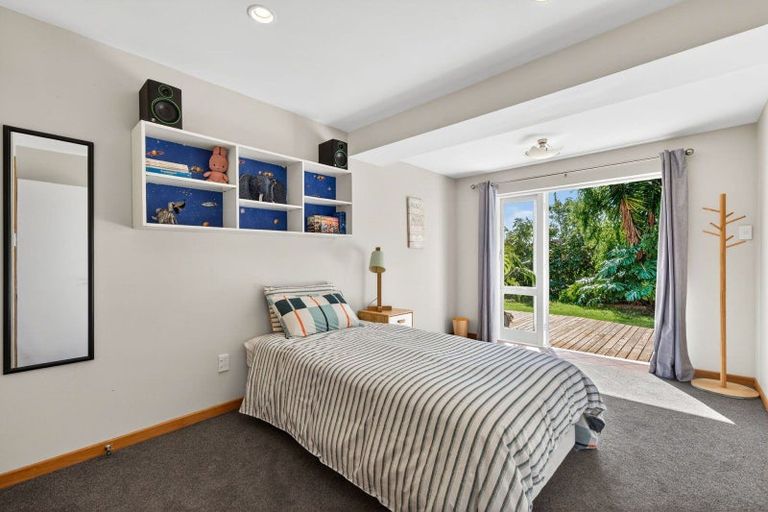 Photo of property in 23 Cliff Road, Torbay, Auckland, 0630