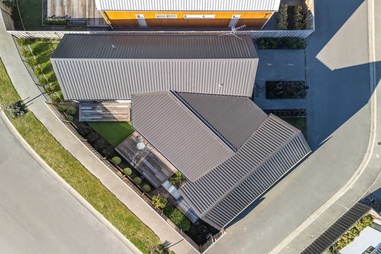 Photo of property in 2/1 Hebe Lane, Northwood, Christchurch, 8051