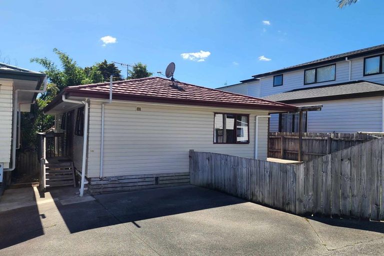 Photo of property in 53c Woodglen Road, Glen Eden, Auckland, 0602