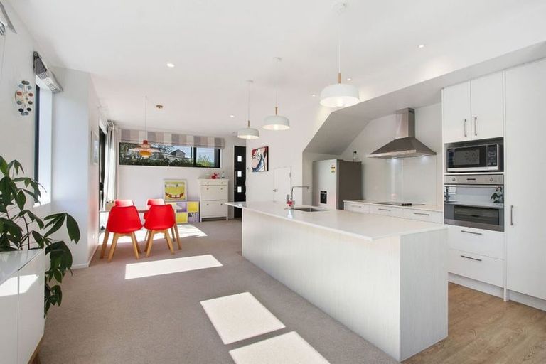 Photo of property in 15 Carder Court, Hobsonville, Auckland, 0618