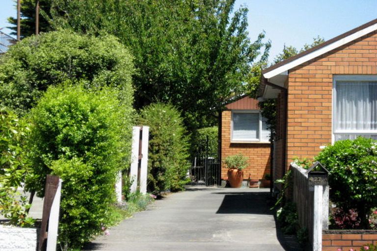 Photo of property in 1/427 Avonhead Road, Avonhead, Christchurch, 8042