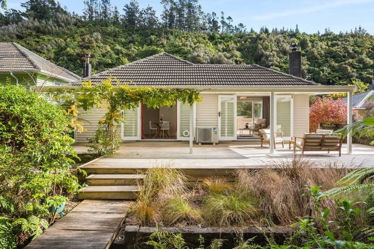 Photo of property in 27 Sunny Grove, Wainuiomata, Lower Hutt, 5014