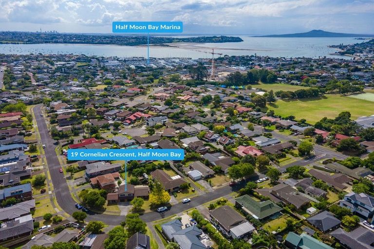 Photo of property in 19 Cornelian Crescent, Half Moon Bay, Auckland, 2012
