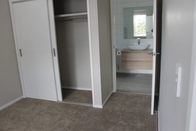 Photo of property in 2/31 Verbena Road, Birkdale, Auckland, 0626