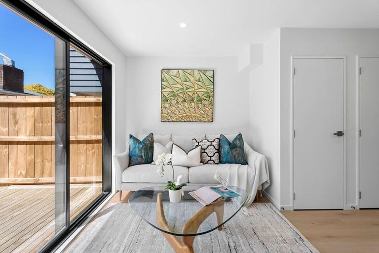 Photo of property in 6/11 Stottholm Road, Titirangi, Auckland, 0604