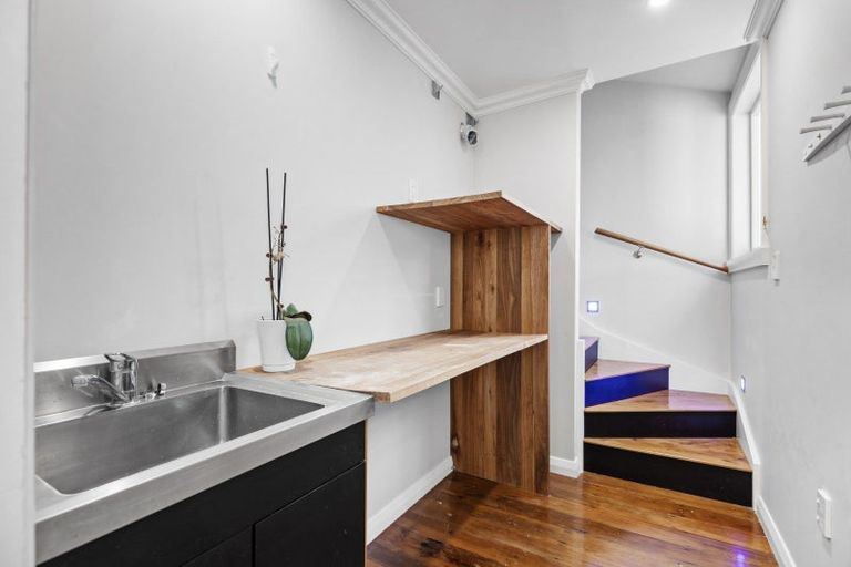 Photo of property in 239 Victoria Avenue, Hokowhitu, Palmerston North, 4410