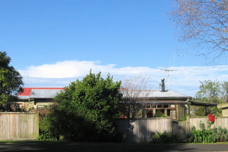 Photo of property in 18 Naylor Street, Hamilton East, Hamilton, 3216