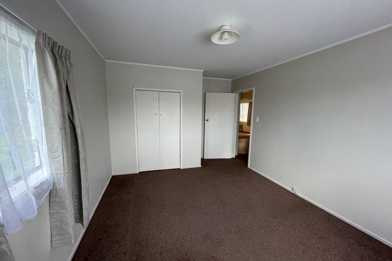 Photo of property in 35 Wairau Road, Forrest Hill, Auckland, 0627
