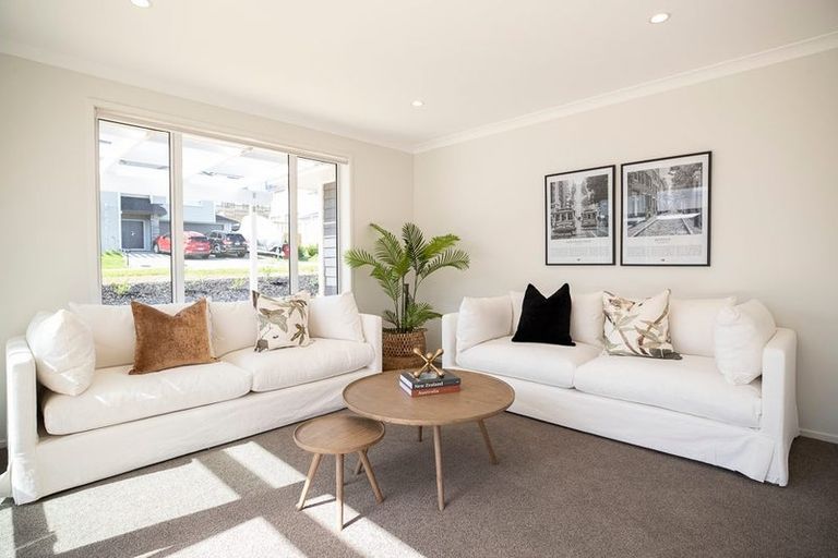 Photo of property in 1 Tremaine Avenue, Two Mile Bay, Taupo, 3330