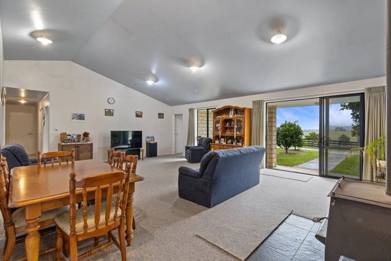 Photo of property in 800 Tuhikaramea Road, Ngahinapouri, Hamilton, 3290