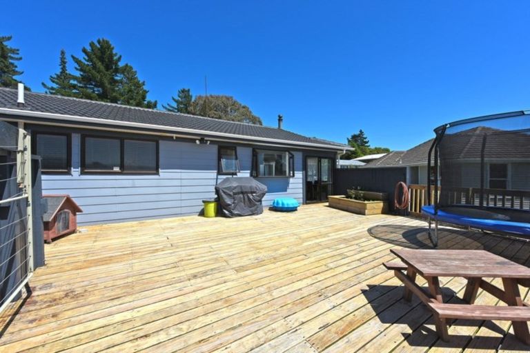 Photo of property in 13 Fenchurch Grove, Stokes Valley, Lower Hutt, 5019