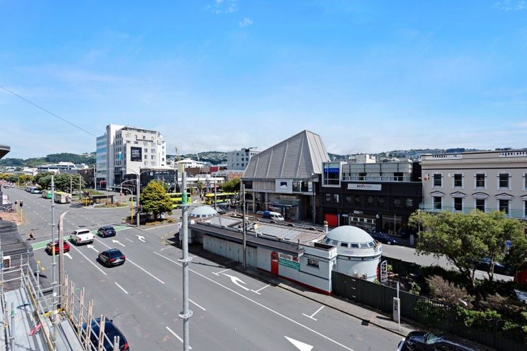 Photo of property in 4c/5 Kent Terrace, Mount Victoria, Wellington, 6011