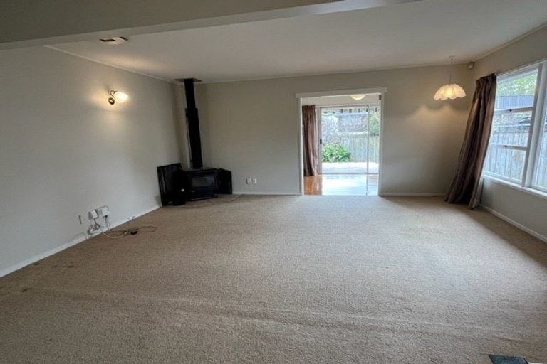 Photo of property in 4 Cromdale Avenue, Highland Park, Auckland, 2010