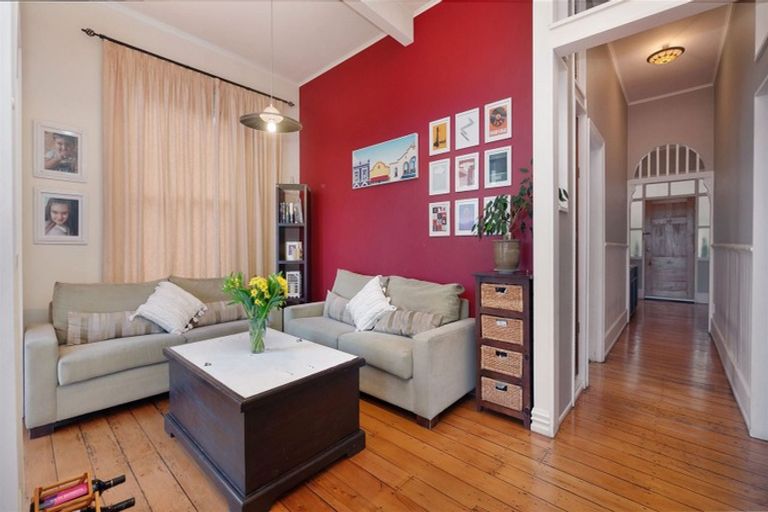 Photo of property in 1 Exeter Street, Lyttelton, 8082