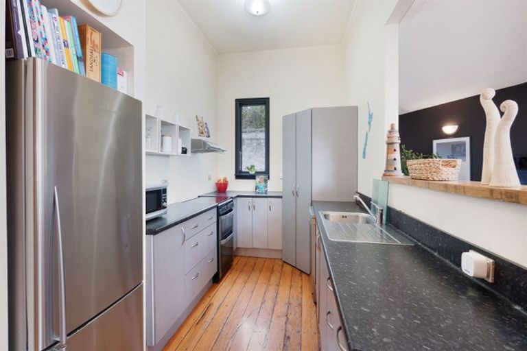 Photo of property in 1 Exeter Street, Lyttelton, 8082