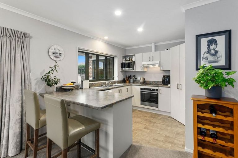 Photo of property in 4 Mccahon Drive, Pukehangi, Rotorua, 3015