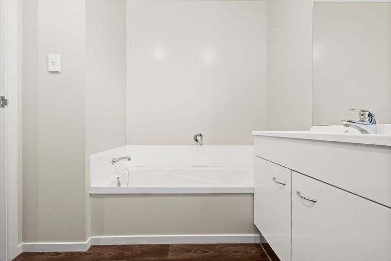 Photo of property in 10f Yorkshire Road, Silverdale, Hamilton, 3216