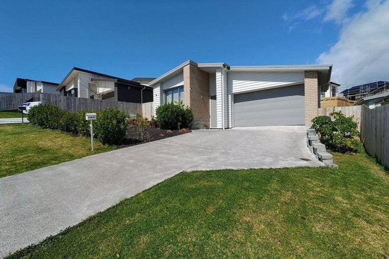 Photo of property in 120 Parkview Drive, Gulf Harbour, Whangaparaoa, 0930