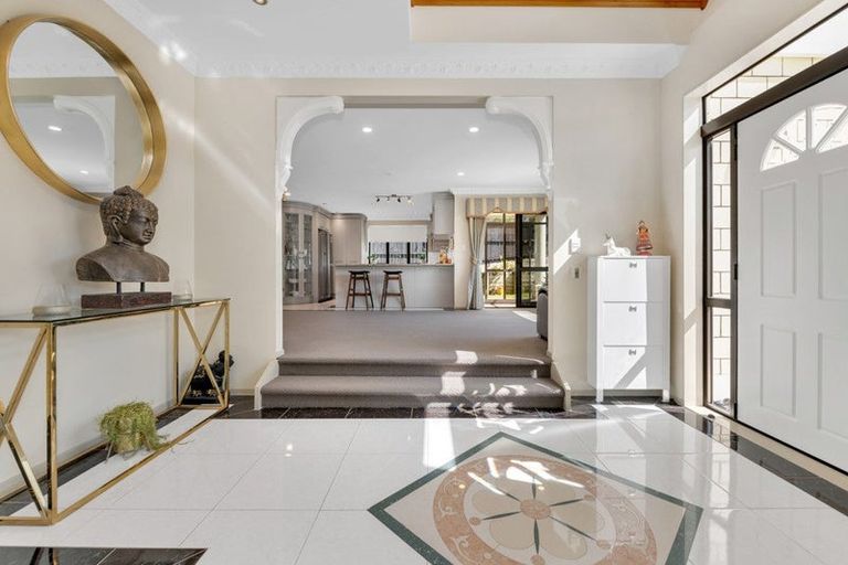 Photo of property in 26 Chateau Rise, Flat Bush, Auckland, 2016