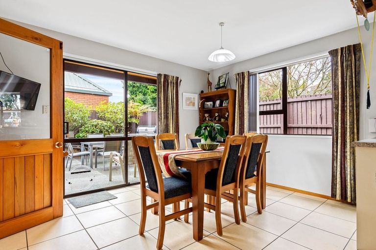 Photo of property in 11a Cherrywood Place, Redwood, Christchurch, 8051