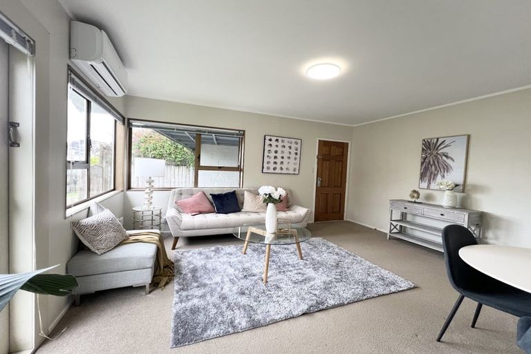 Photo of property in 2/2 Colin Wild Place, Glenfield, Auckland, 0629