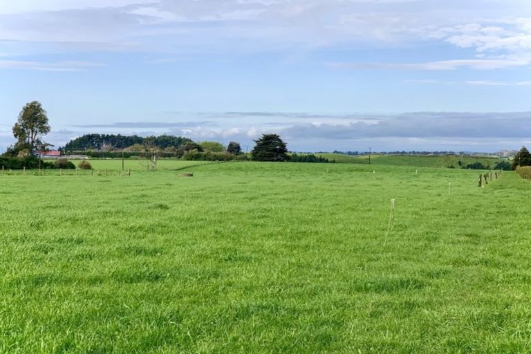 Photo of property in 275/267 Waitara Road, Brixton, Waitara, 4382