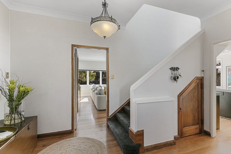 Photo of property in 130 Karori Road, Karori, Wellington, 6012