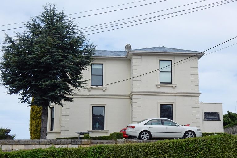 Photo of property in 1 Ure Street, South Hill, Oamaru, 9400