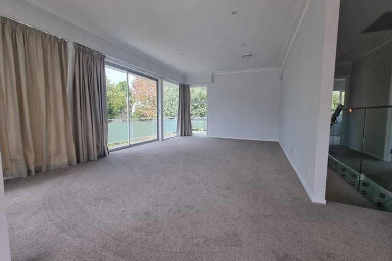Photo of property in 4 Kerrymaria Place, Hillcrest, Auckland, 0627