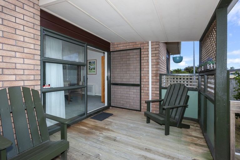 Photo of property in 74 Eatwell Avenue, Paraparaumu Beach, Paraparaumu, 5032