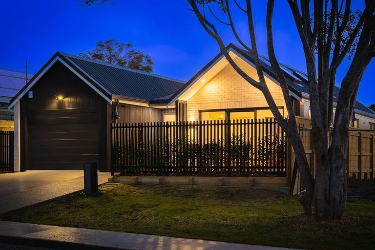 Photo of property in 26-28 Ruahine Street, Paraparaumu, 5032