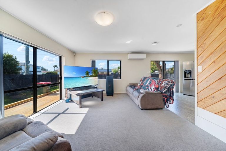 Photo of property in 1/3 Kelvin Road, Papakura, 2110