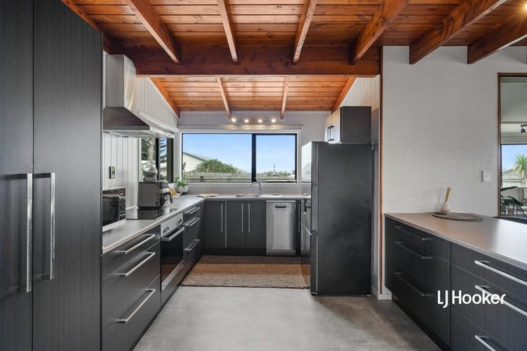 Photo of property in 19 Hanlen Avenue, Waihi Beach, 3611