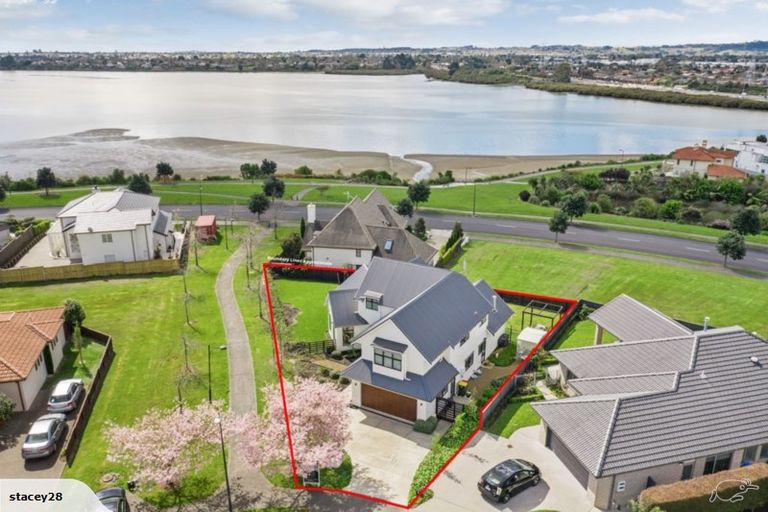 Photo of property in 11 Asola Place, Karaka, Papakura, 2113