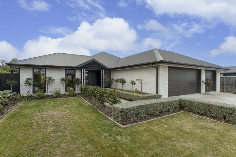 Photo of property in 67 Willowside Place, Amberley, 7410