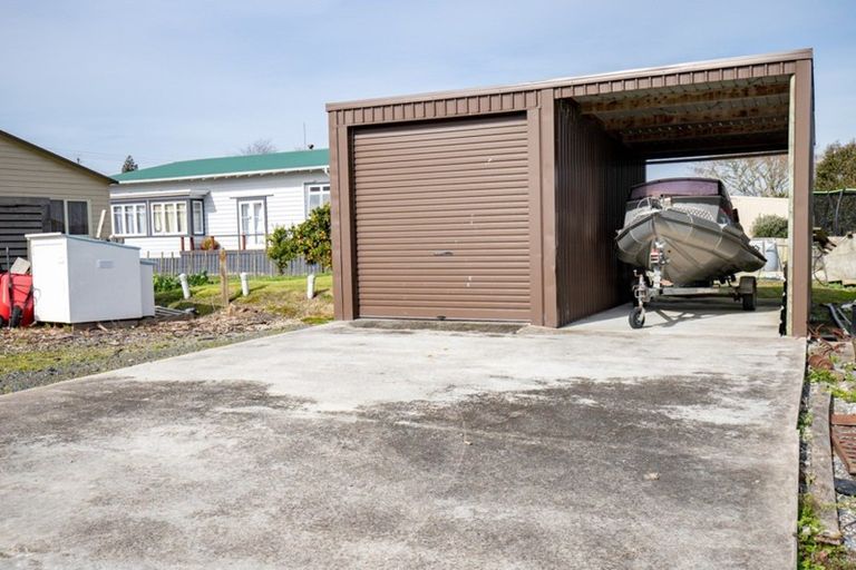 Photo of property in 41 Pipiroa Road, Ngatea, 3503