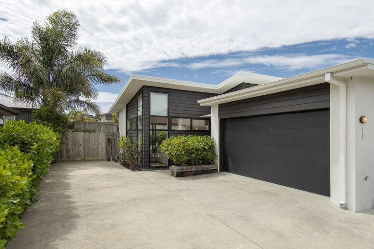 Photo of property in 105 Twin Oak Avenue, Papamoa Beach, Papamoa, 3118