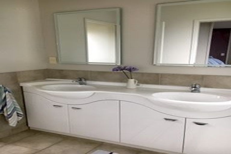 Photo of property in 38 Lax Crescent, Leigh, 0985