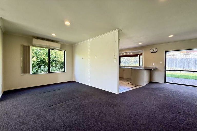Photo of property in 5 Pittville Place, Henderson, Auckland, 0612