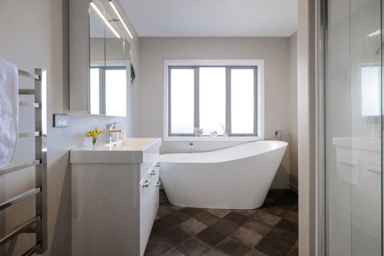 Photo of property in 4 Rochfort Crescent, Pyes Pa, Tauranga, 3112