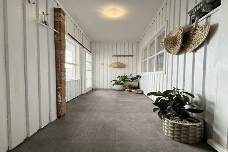 Photo of property in 12 Willis Road, Papakura, 2110