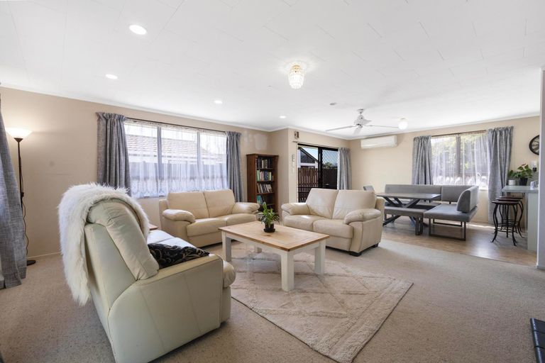 Photo of property in 48 Chaucer Street, Leamington, Cambridge, 3432