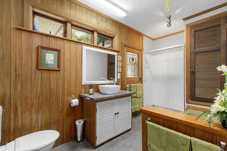 Photo of property in 496 Stokes Valley Road, Stokes Valley, Lower Hutt, 5019