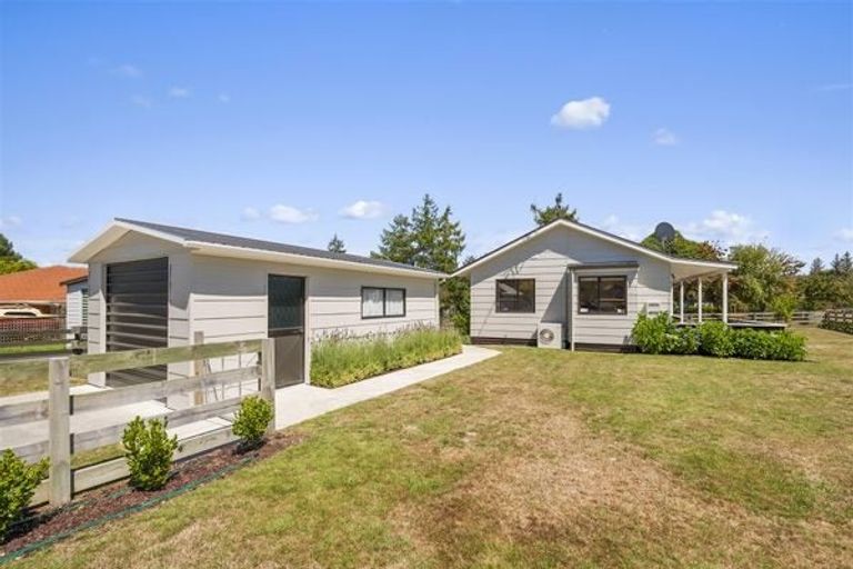 Photo of property in 10 Antonia Place, Kinloch, Taupo, 3377